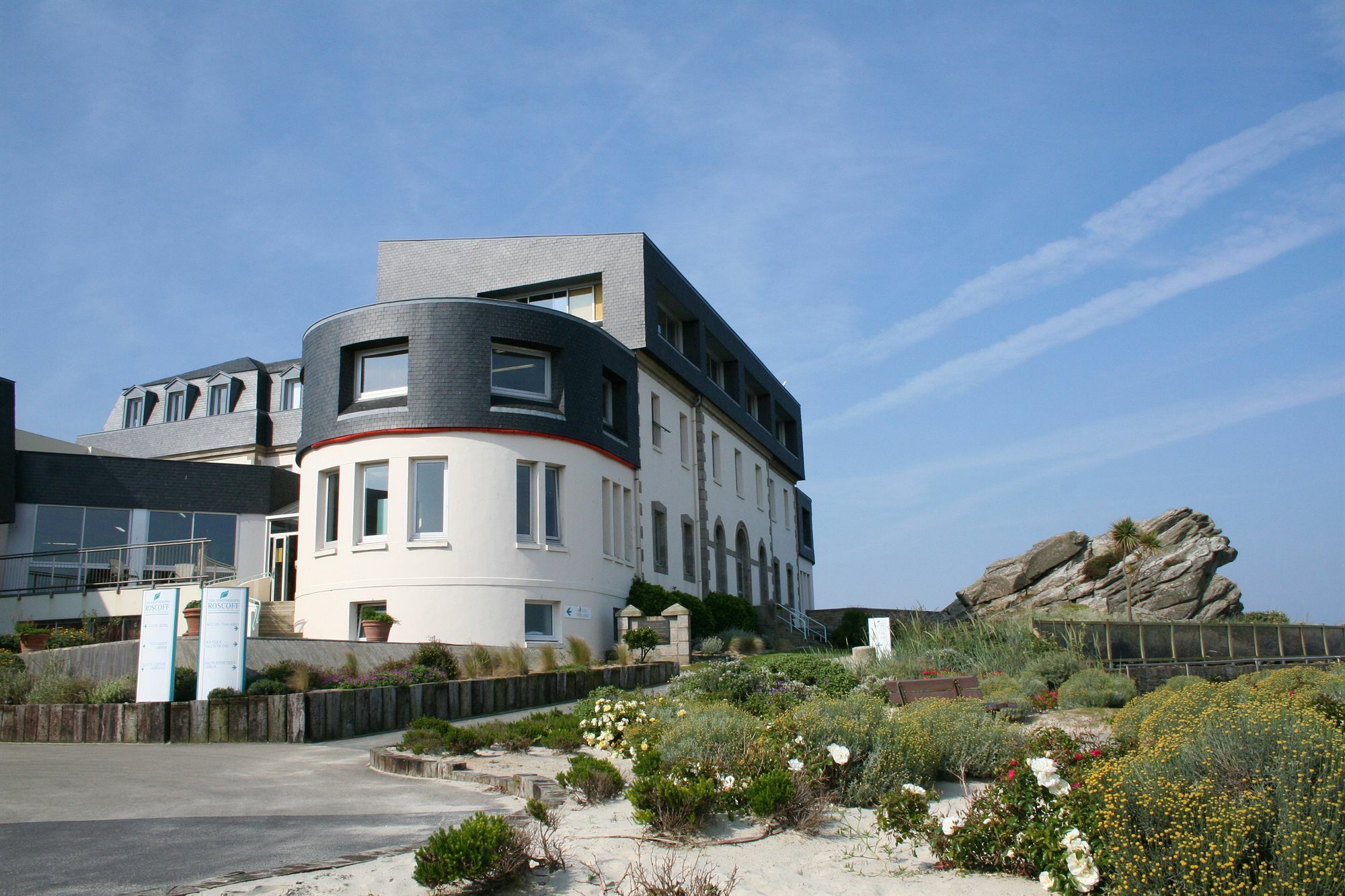 Hotel Valdys Thalasso & Spa - Beau Rivage Roscoff Exterior photo